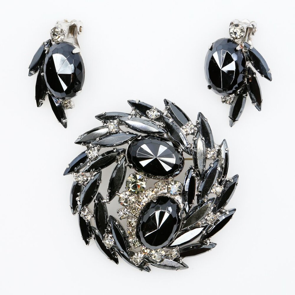 Vintage D&E Juliana Book Piece Hematite Brooch‎ and Clip-On Earrings Set 1960s